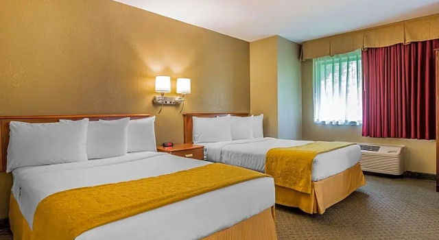Четырёхместный люкс Quality Inn Hyde Park - Poughkeepsie North