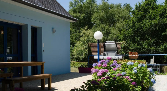 Коттедж с 2 комнатами Insolites Du Camping De Trezulien