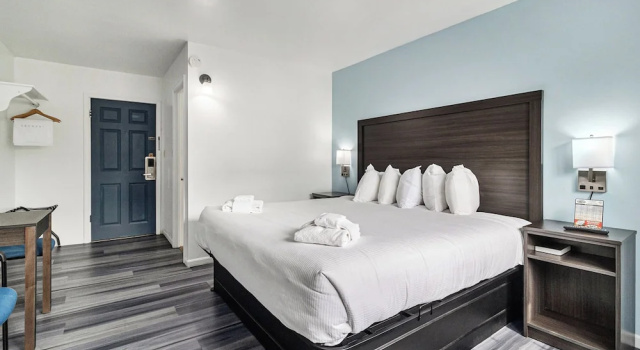 Номер Economy Snyders Shoreline Inn