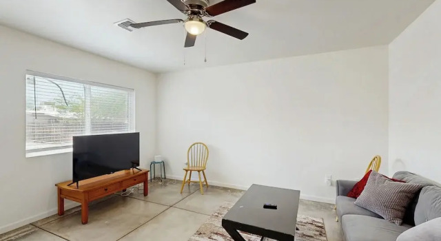 Home w/ Central AC, W & D, & Yard: Dog Friendly!, Забронировать Дом для отпуска Тусон штат Аризона