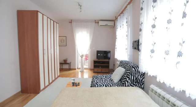 Студия Apartments Leon