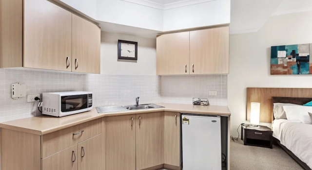Zenith Studio Unit 3, 10 Messines Street