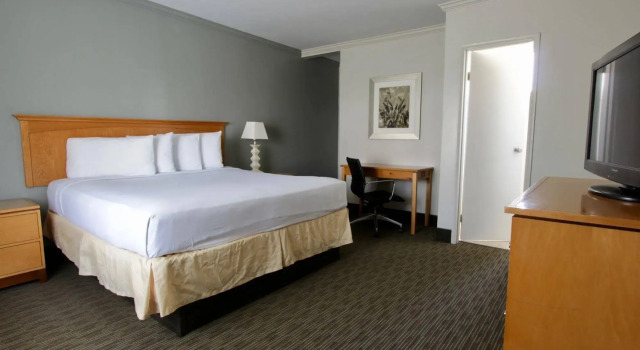 The Sojourn Los Angeles - Sherman Oaks