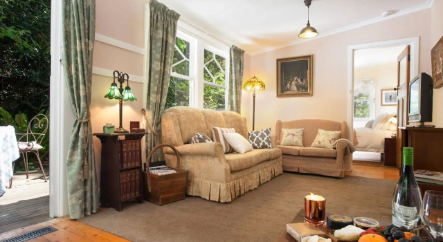 Adeline Fern Garden, Rezerwuj Hotel Hotele w Dandenong Ranges z parkingiem, Parking