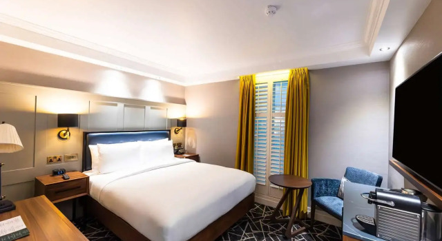 Двухместный номер Cosy 100 Queens Gate Hotel London Kensington, Curio Collection by Hilton