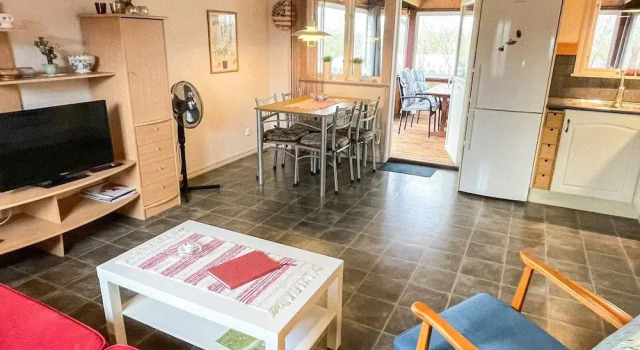 4 Person Holiday Home in Farjestaden, Varaa Lomakoti Mökit kohteessa Småland, Mökki