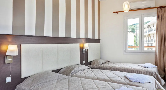 Трёхместный номер Standard с балконом и с видом на город Akti Fine Rooms