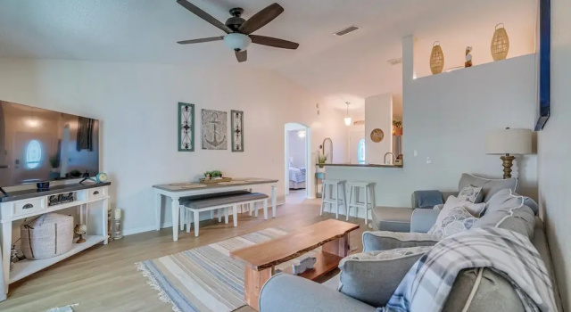 Коттедж Citrus Springs Retreat w/ Grill & Screened Porch!