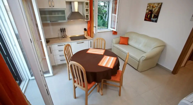 Paula - With Pool and sea View - A3, Rezerwuj Hotel Hotele w Split-Dalmatia County z parkingiem, Parking