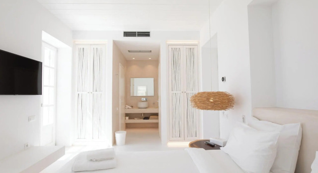 The Ammonite Resort – Adults Only