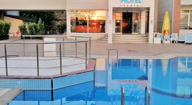 Lake Li̇fe Hotel