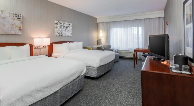 Четырёхместный номер Standard Courtyard by Marriott Roseville