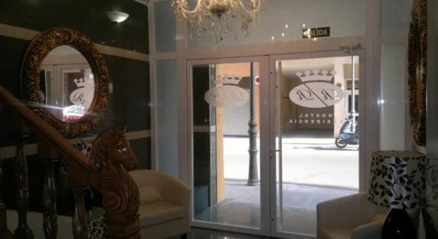 Hostal RR Feria by Beleret, Забронировать Отель Кала д'Ор 