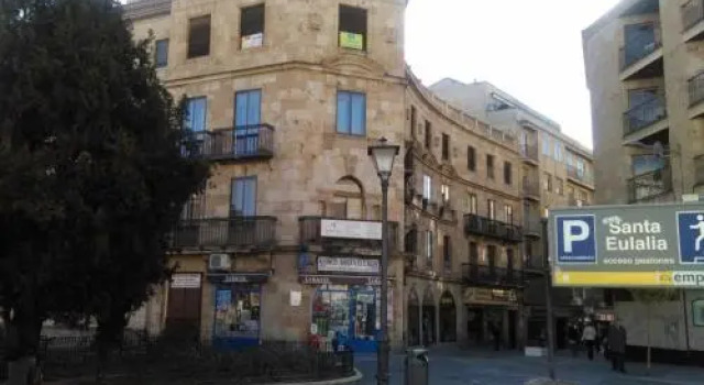 Sabi Habitaciones Hostel, Забронировать Хостел Хостелы Саламанки, рядом с Спа-центр Aquatherapia, Хостел