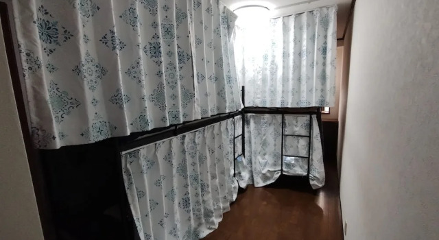 Кровать в общем номере с балконом GUEST HOUSE SAKAE - Hostel