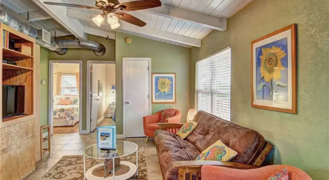 A Lil Nauti 2 Bedrooms 1 Bathroom Home