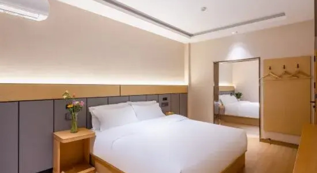 Люкс с 2 комнатами Tianyuan Mercure Hotel (North Passenger Transport Station Meihuan Park Branch)