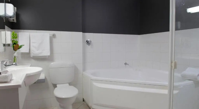 Люкс Executive Adelaide Riviera Hotel