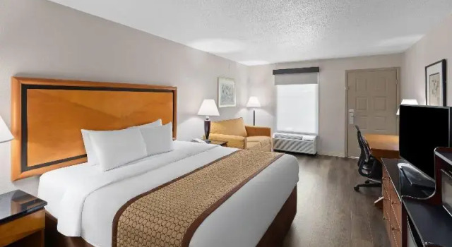 Четырёхместный номер Standard Baymont by Wyndham Knoxville I-75