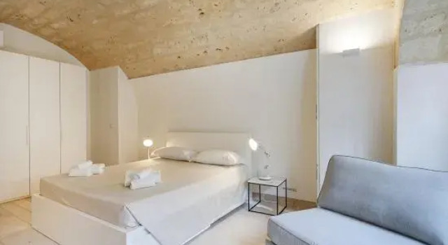 Palazzo della Torre 004 - Historical modern stay, Varaa Hotelli Bari Bari Province