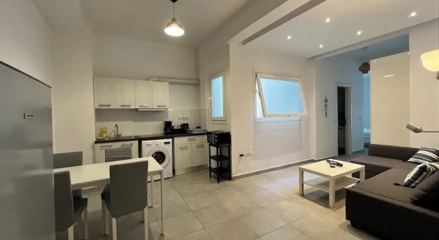 Vibrant Omonia Oasis, Modern Apartment in the Heart of Athens, Забронировать Апартаменты/квартира Афины Острова Саронического залива - Аттика, рядом с Театр Микро Паллас