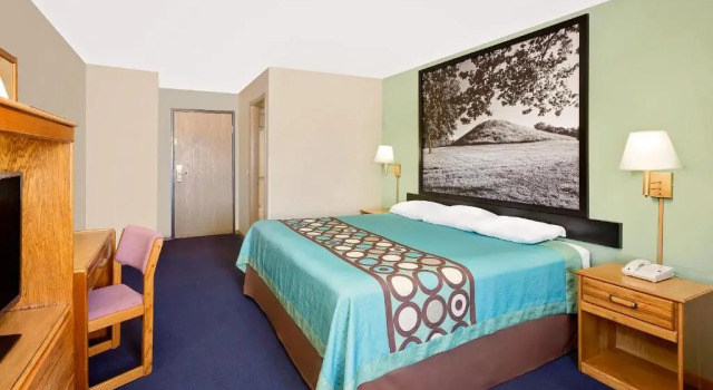 Номер Standard Super 8 by Wyndham Macomb