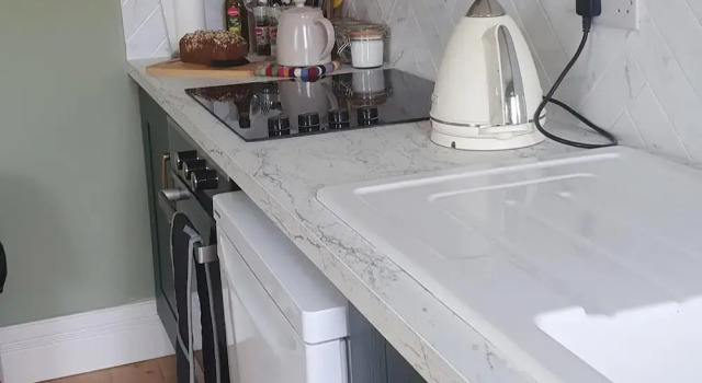 Апартаменты Apartment-sleeps2-parking-garden-patio