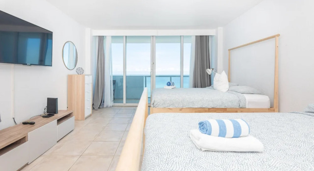 Студия люкс Premium Girasole Apartments