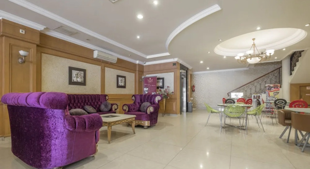 OYO 640 Hotel Maricaya, Book Hotel Hotels in Sulawesi with Parking, Parking