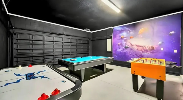 Коттедж с 6 комнатами Bella Vida House With Pool and Games - Near Disney!