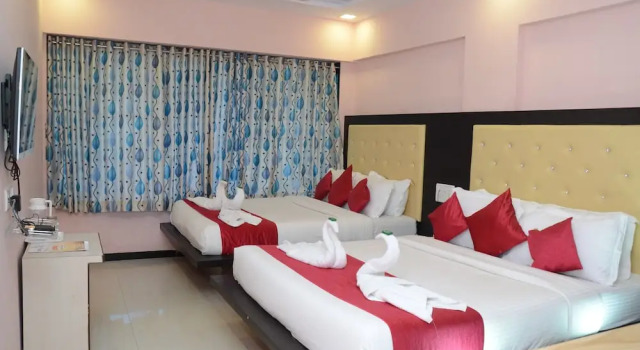 Семейный люкс с видом на город Hotel Sai Leela Grand