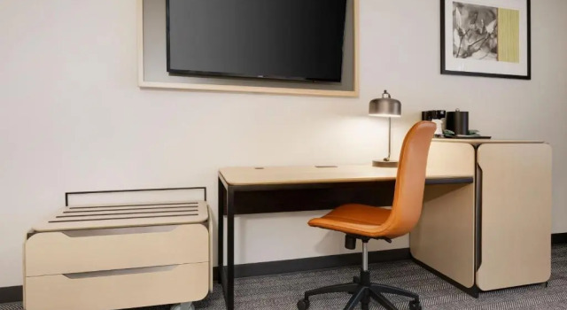 Двухместный люкс c 1 комнатой с балконом Courtyard by Marriott Indianapolis South