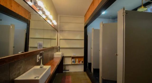 Кровать в общем номере (женский номер) Michie Hostel