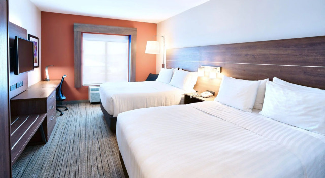 Четырёхместный люкс Holiday Inn Express Hotel & Suites Dieppe Airport by IHG