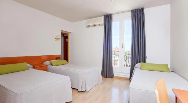 Трёхместный номер Standard Hotel Everest