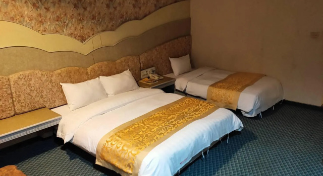 Трёхместный номер Standard 夏威夷酒店Melody Hawaii Hotel