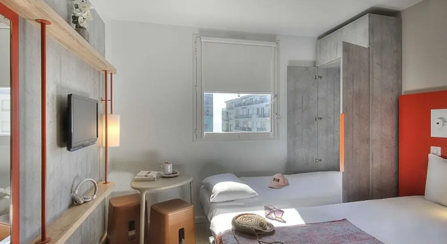 Трёхместный номер Standard ibis budget Nice Californie Lenval