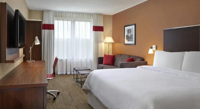 Двухместный номер Deluxe Four Points by Sheraton Moncton