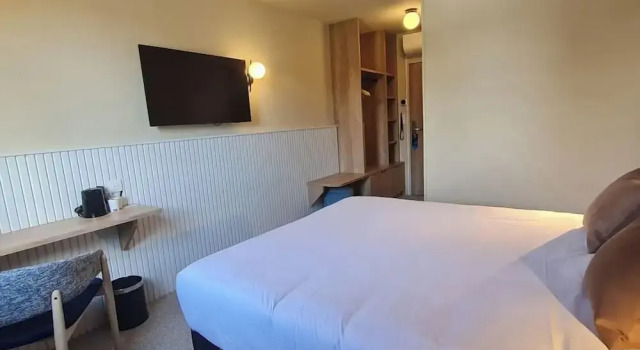 Номер Comfort Brit Hotel Confort Alençon