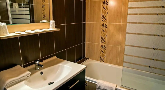 Трёхместный номер Standard The Originals City, Hôtel La Siesta, Annonay Est