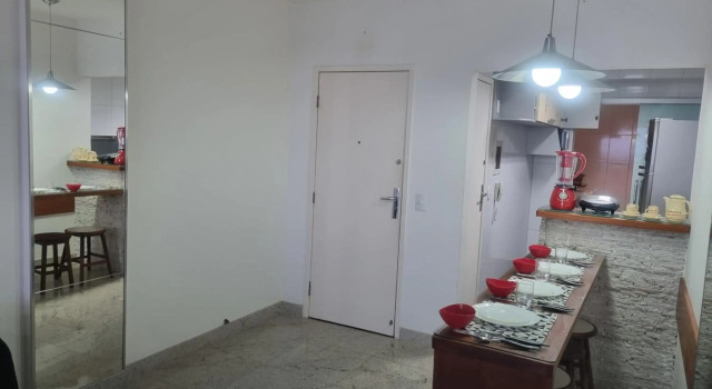Apartamento Frente para o Mar - Varandão com Blindex - Vista Total para o Mar - 1 Suite e mais 2 Quartos-Ar Condicionado - 2 Vagas - BEIRA MAR - 70 metros da Praia do Morro e Praia da Cerca -WI-FI -TV -DISNEY PLUS-STARMAX-NETFLIX -HBO MAX, Забронировать Апартаменты/квартира Апартаменты Гуарапари, рядом с Пляж Адвентистас, Апартаменты/квартира