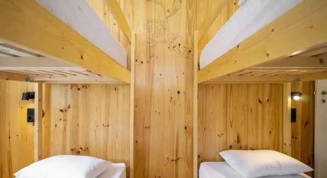 FOREST VILLAS - GUEST HOUSE, Забронировать Гостевой дом Лейрия Бейра-Алта, рядом с Луис де Камоес Гарден