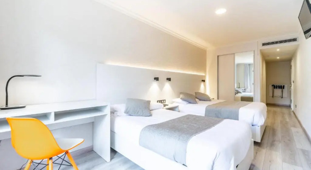 Трёхместный номер Superior с красивым видом из окна Hotel Atlántico Vigo