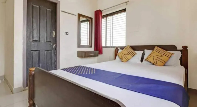 Mohith Lodge by OYO Rooms, Rezervovat Hotel Maisúr Bangalore
