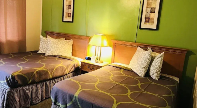Super 8 Marinette, Rezervovat Hotel Marinette Wisconsin