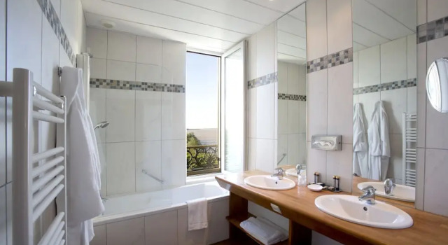 Номер Comfort Château Grattequina Hôtel