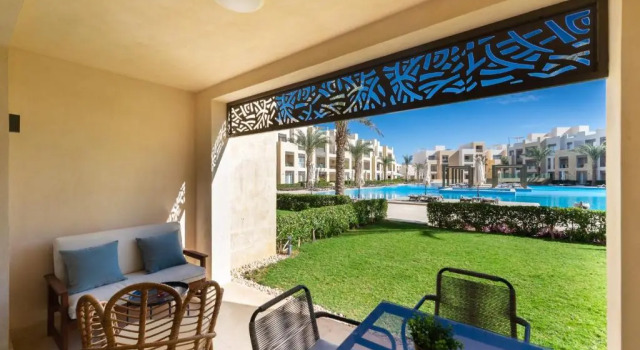 Апартаменты Elegant & Edgy 2 BR w Beach & Pool Mangroovy