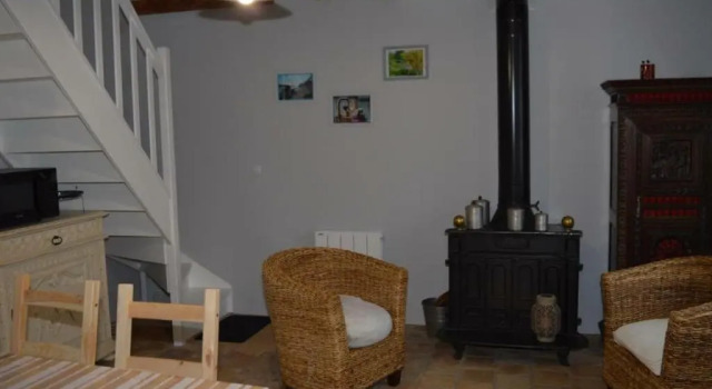 Gîte Saint-Nicolas-des-Motets, 3 pièces, 4 personnes - FR-1-381-145, Boek Hotel  