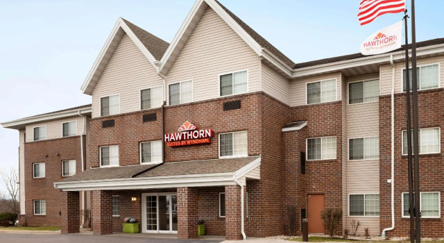 Четырёхместный люкс с 2 комнатами Hawthorn Extended Stay by Wyndham Milwaukee Airport