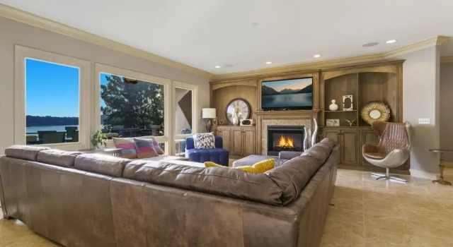 Коттедж Luxury Lakefront Escape w/ Heated Pool, Hot Tub & Theater